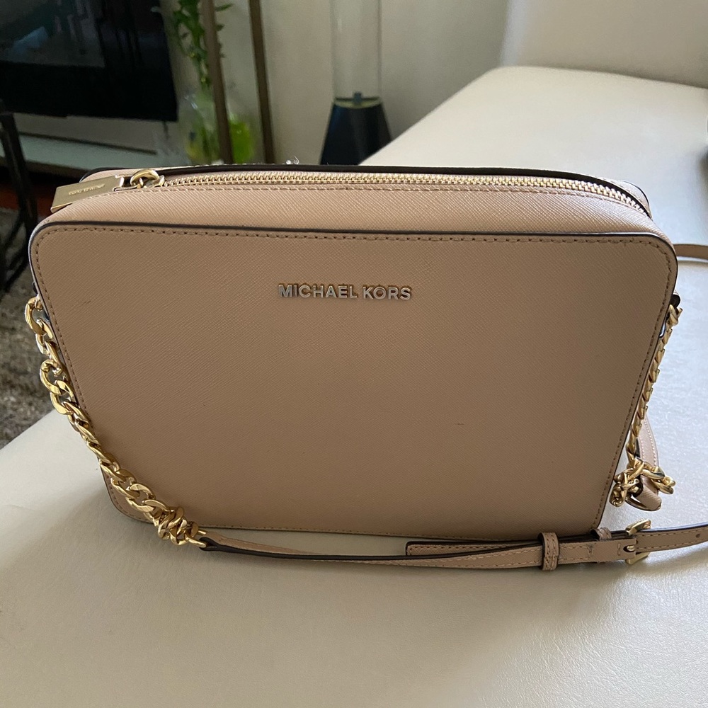Michael Kors Jet Set crossbody purse